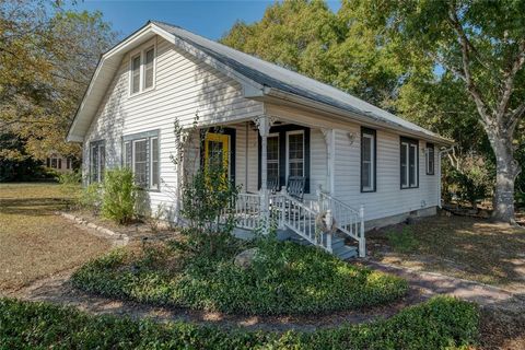 A home in La Grange