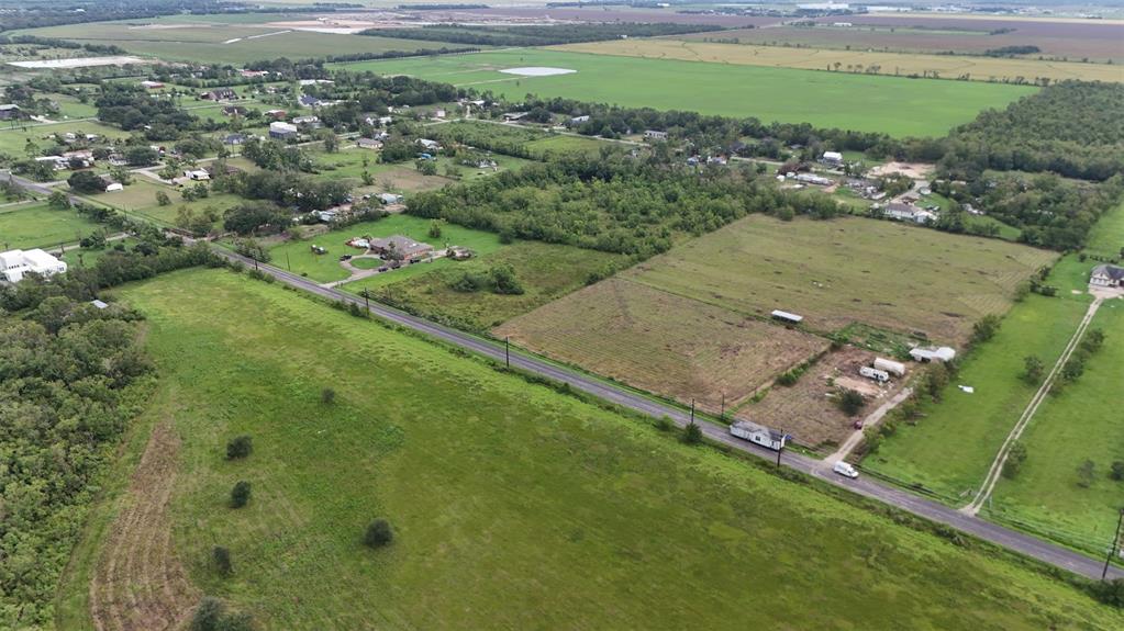 1602 County Road 62, Rosharon, Texas image 1