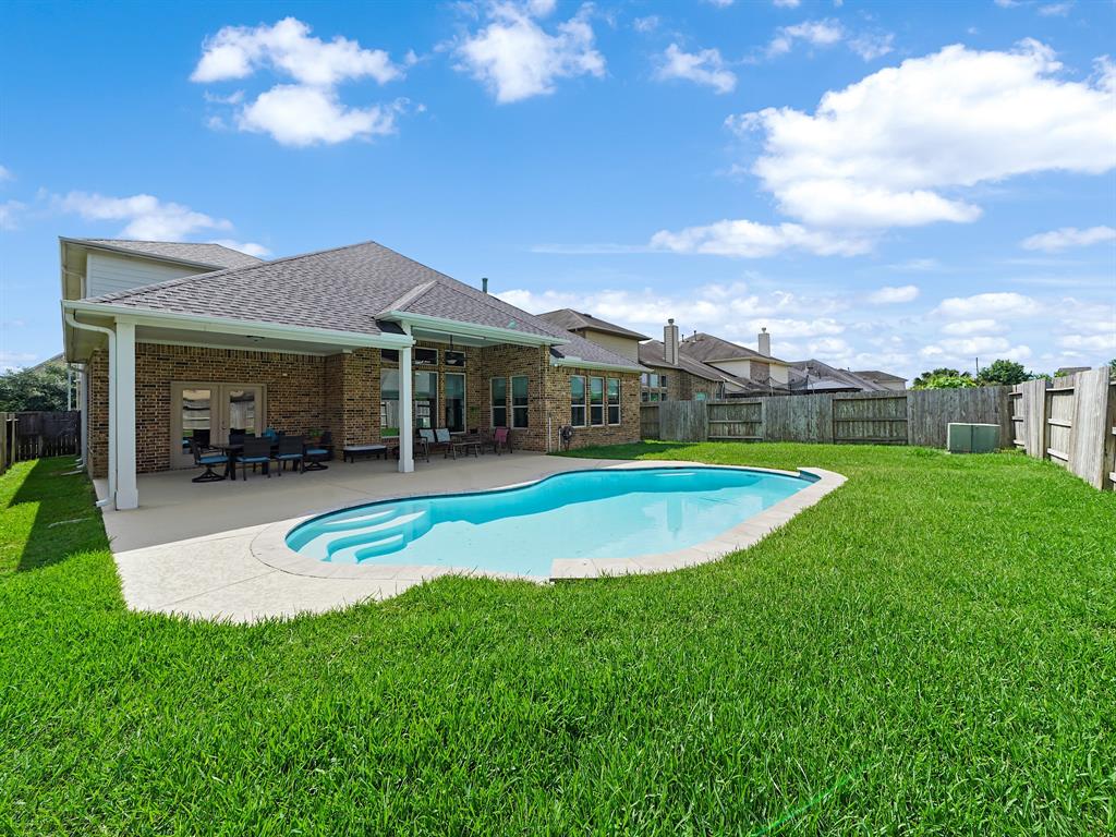 4202 Lodge Ranch Court, Fulshear, Texas image 2
