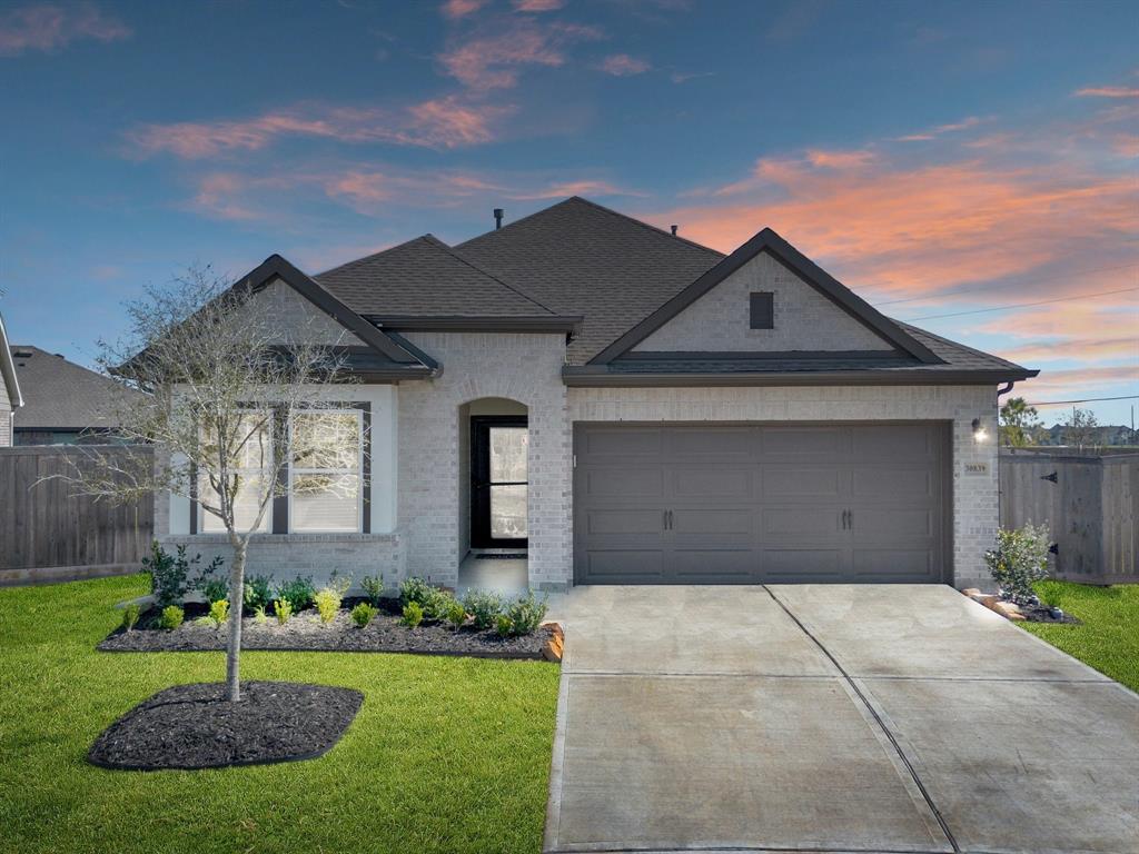 30839 Boxwood Drive, Fulshear, Texas image 2