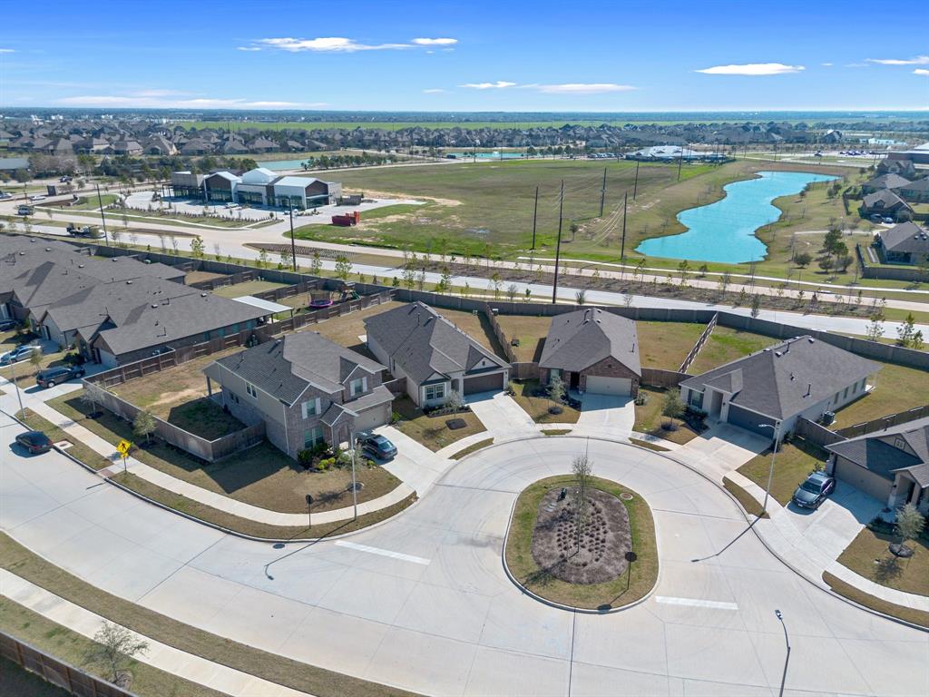 30839 Boxwood Drive, Fulshear, Texas image 27