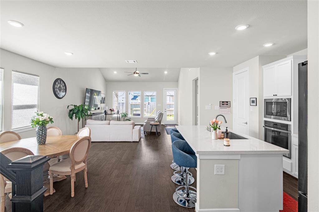 9211 Fenton Oaks Drive