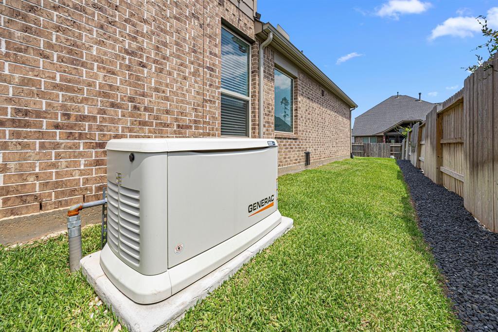 1071 Lakemont Bend Lane, Pinehurst, Texas image 49