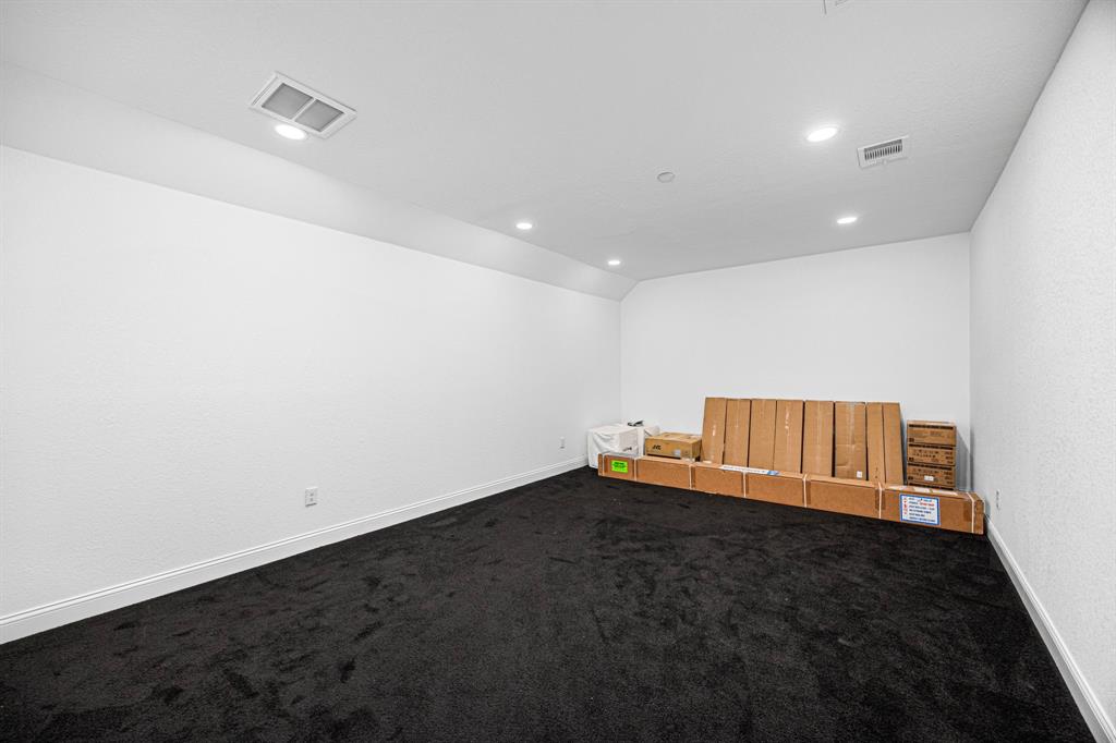 1071 Lakemont Bend Lane, Pinehurst, Texas image 37