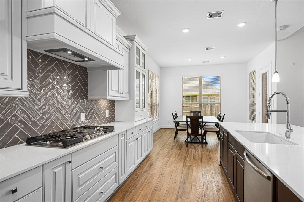 1071 Lakemont Bend Lane, Pinehurst, Texas image 24
