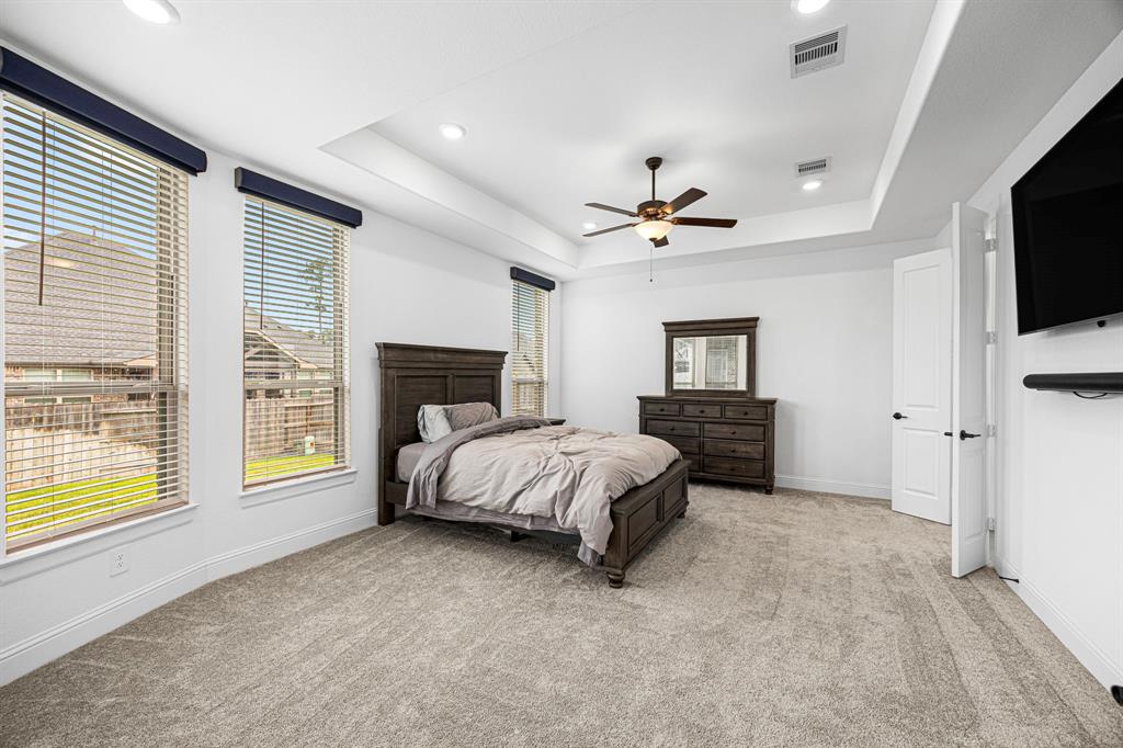 1071 Lakemont Bend Lane, Pinehurst, Texas image 31