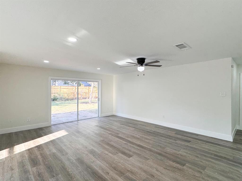 5814 W Bellfort Avenue, Houston, Texas image 9
