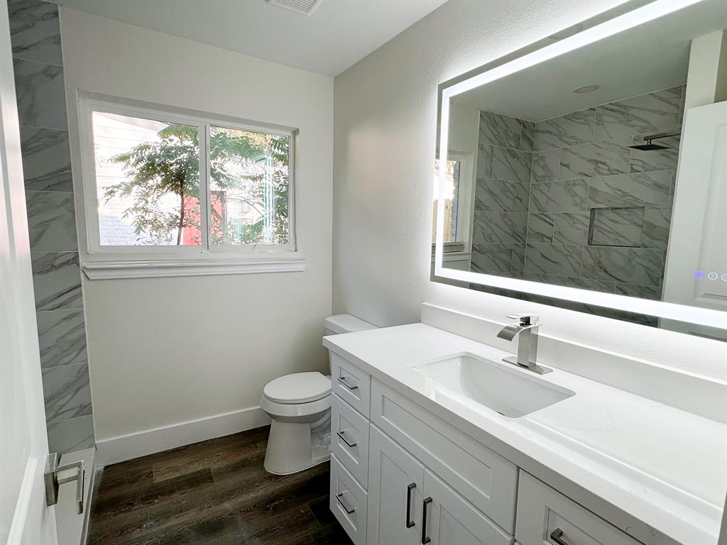 5814 W Bellfort Avenue, Houston, Texas image 19
