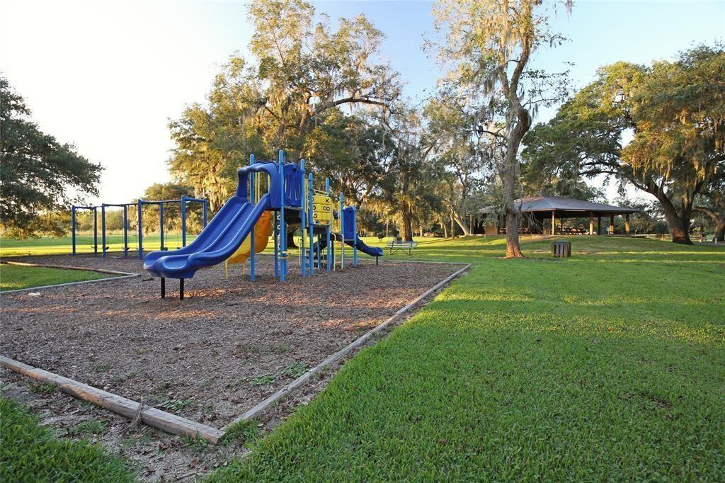 106 Horse Shoe Trail, Angleton, Texas image 7