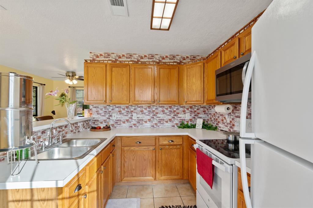 5 & 7 Oakland Court, Huntsville, Texas image 13