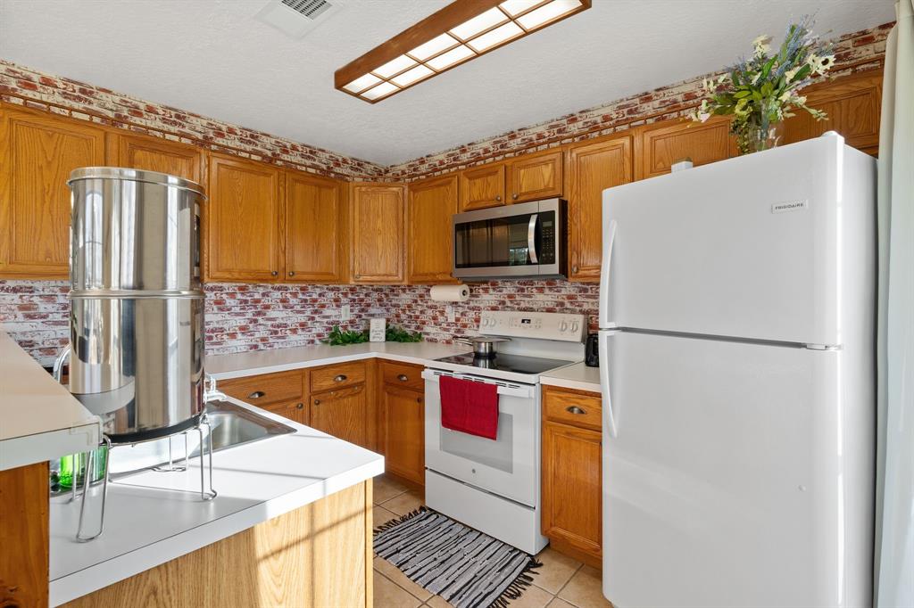 5 & 7 Oakland Court, Huntsville, Texas image 12