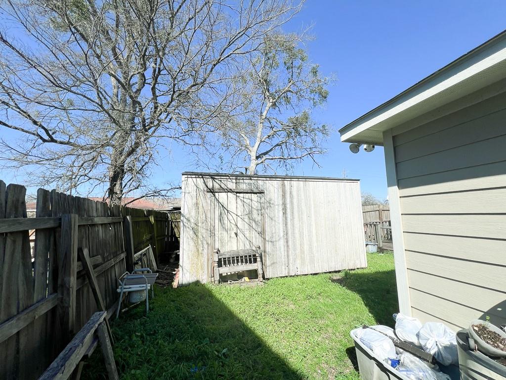 702 Roosevelt Street, Navasota, Texas image 33