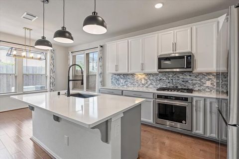 Photo of 4009 Delta Rose Street, Houston, TX 77018 (MLS # 53966787)