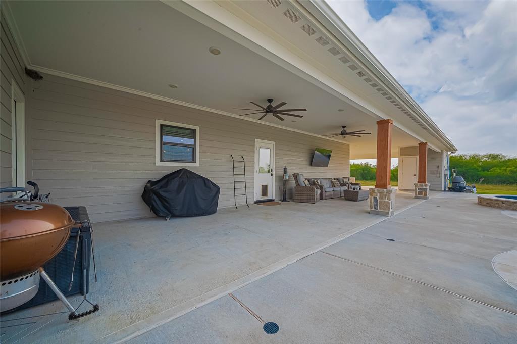 16702 Dipple Road, Guy, Texas image 35