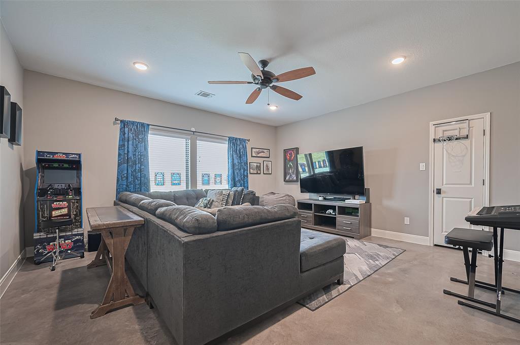 16702 Dipple Road, Guy, Texas image 32