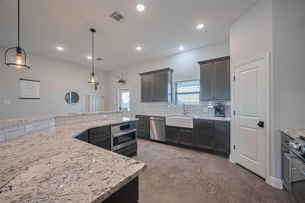 16702 Dipple Road, Guy, Texas image 11