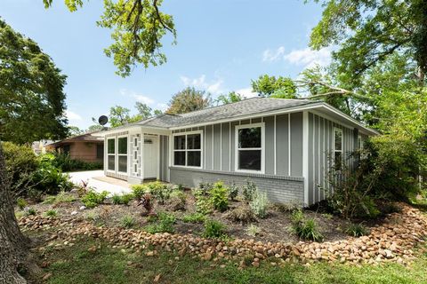 A home in Lake Jackson