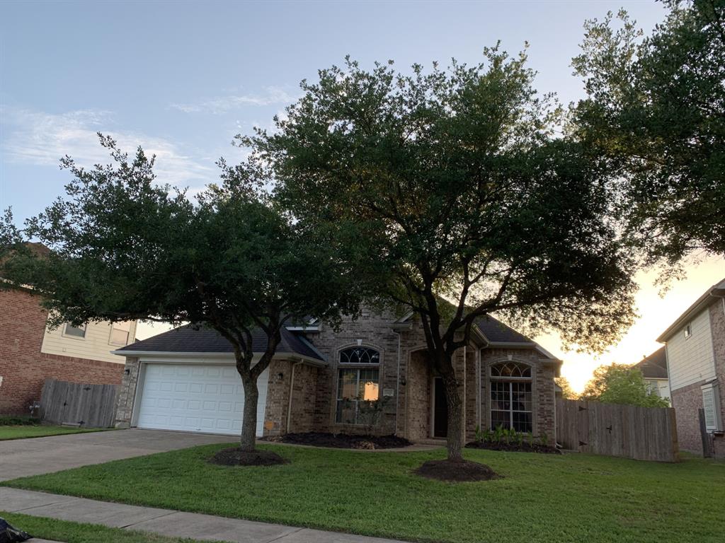 3806 Conroe Lake Court, Pearland, Texas image 1