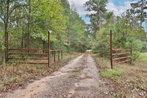 17008 E Fm 1097 Road Willis TX 77378