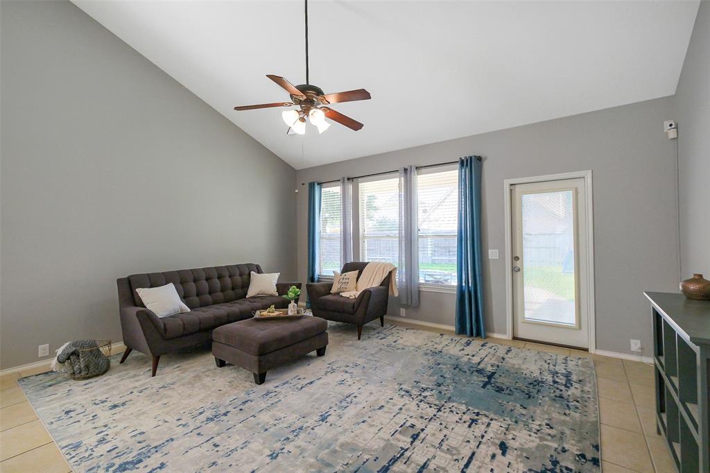 6303 Guilford Glen Lane, Katy, Texas image 12