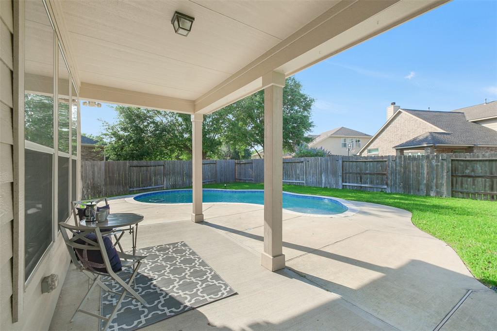 6303 Guilford Glen Lane, Katy, Texas image 15