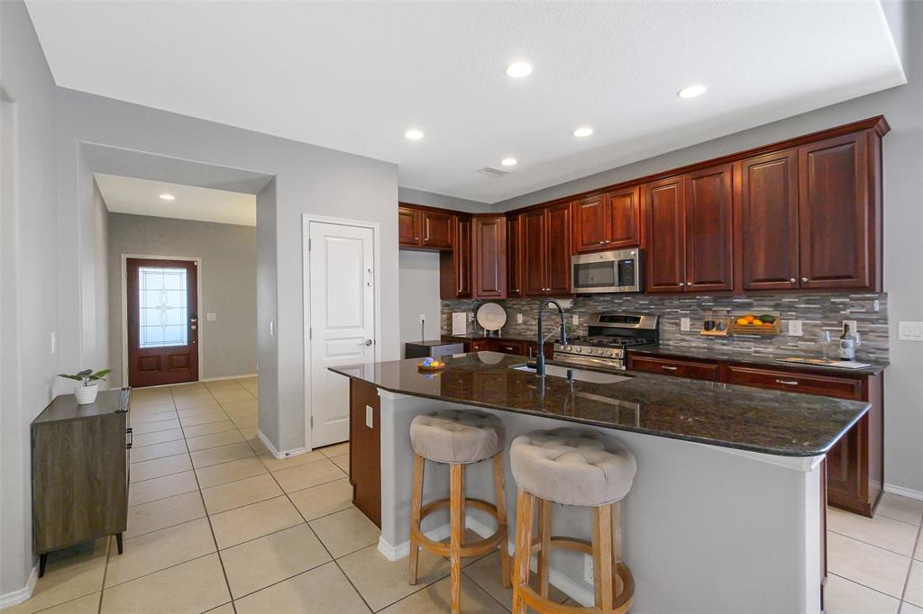 6303 Guilford Glen Lane, Katy, Texas image 8