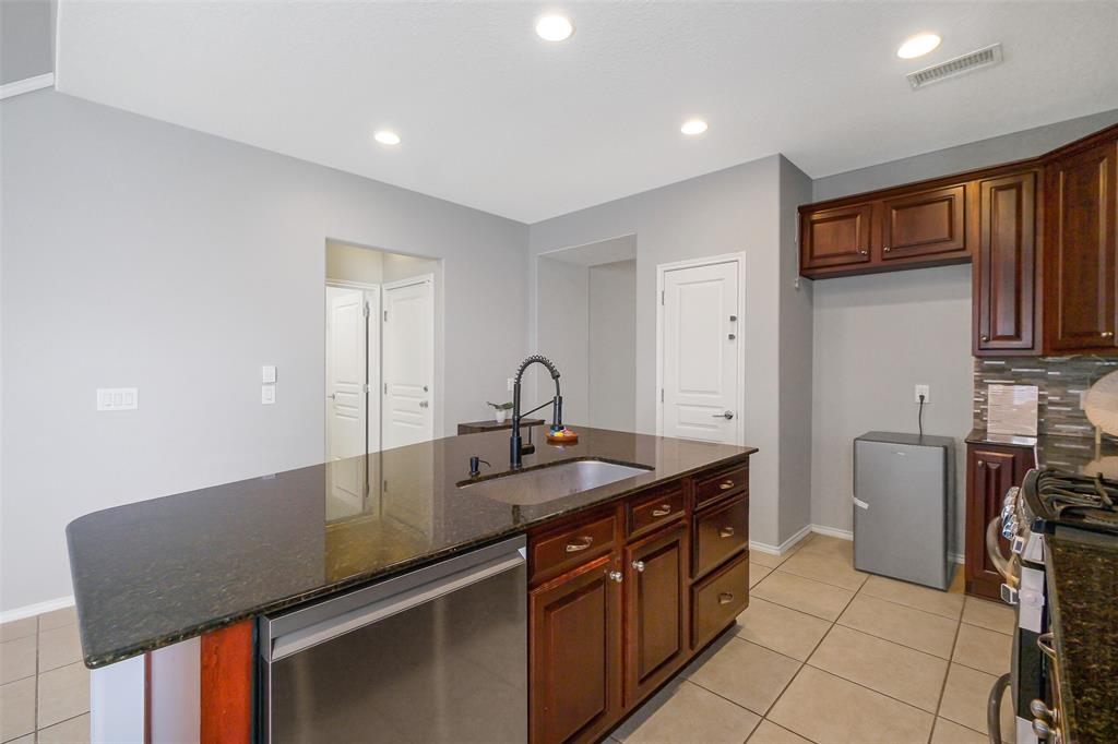 6303 Guilford Glen Lane, Katy, Texas image 39