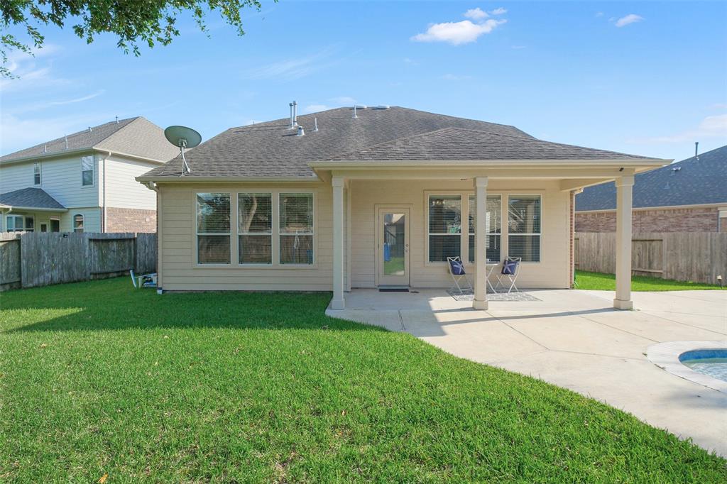 6303 Guilford Glen Lane, Katy, Texas image 16
