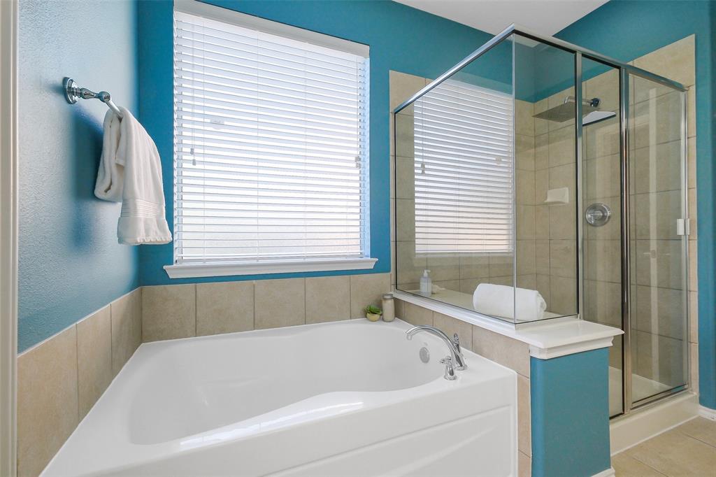 6303 Guilford Glen Lane, Katy, Texas image 22