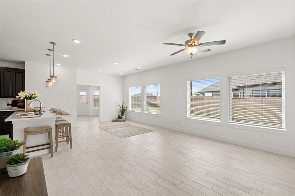 10127 Crescendo Way, Iowa Colony, Texas image 5