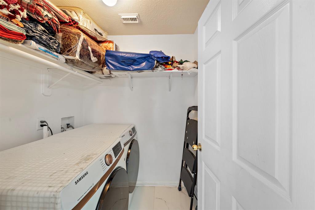 4210 W Meadows Drive, Sugar Land, Texas image 32
