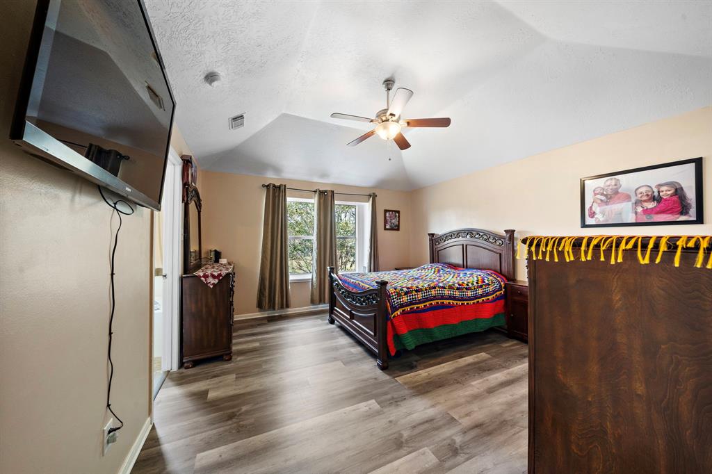 4210 W Meadows Drive, Sugar Land, Texas image 22