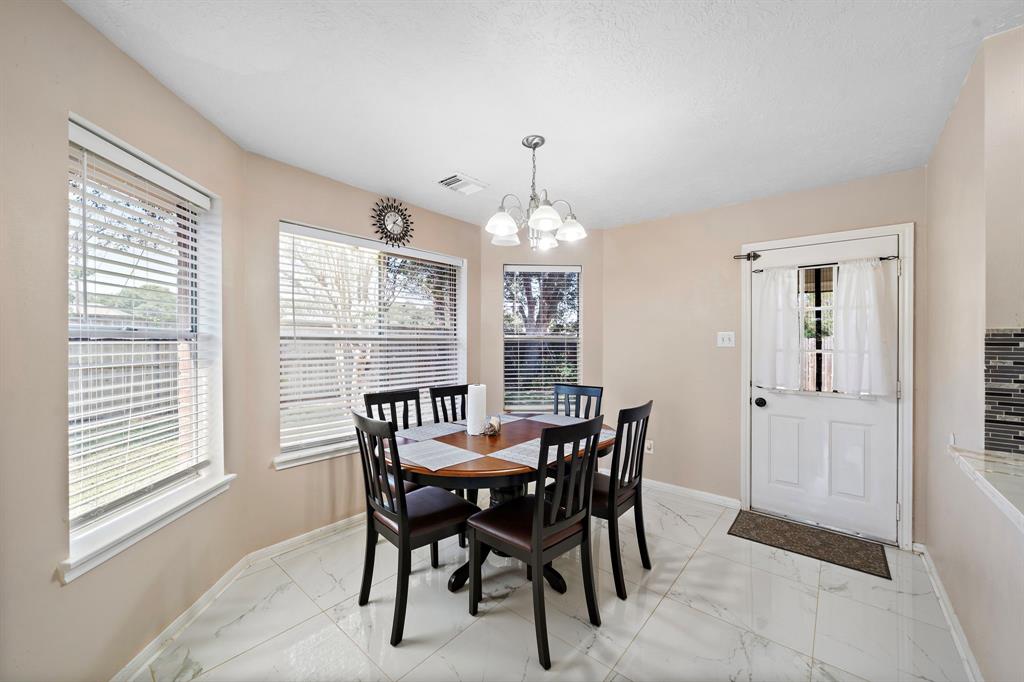4210 W Meadows Drive, Sugar Land, Texas image 15