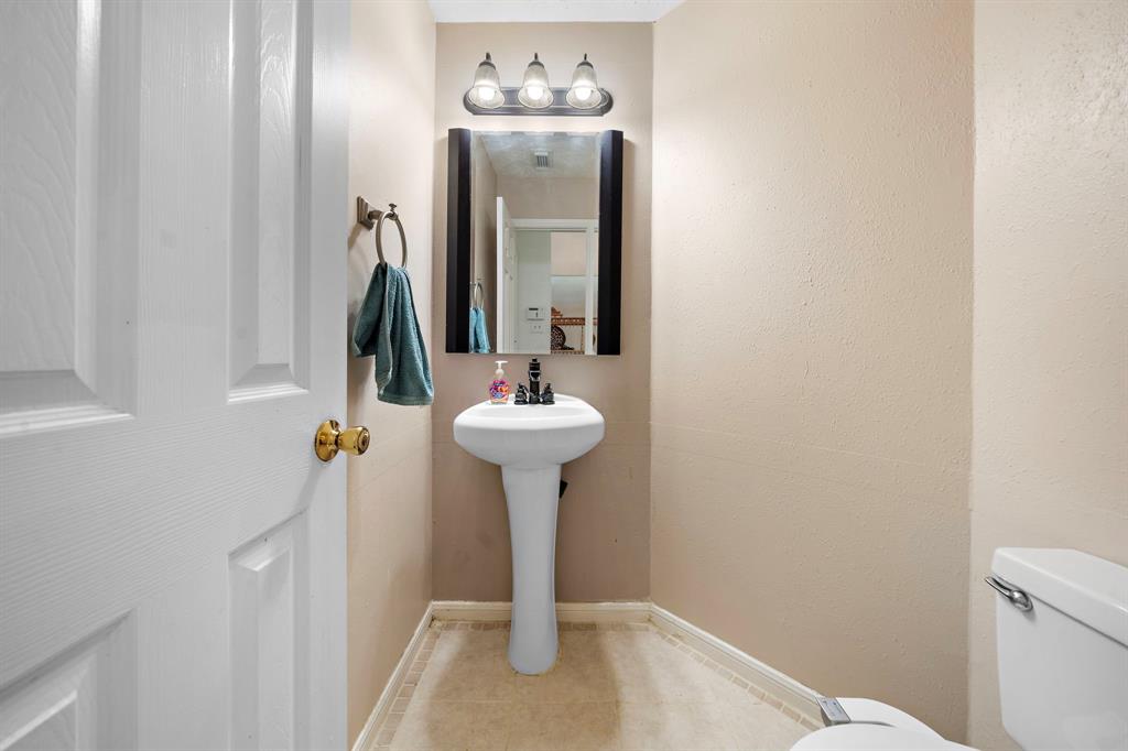 4210 W Meadows Drive, Sugar Land, Texas image 16