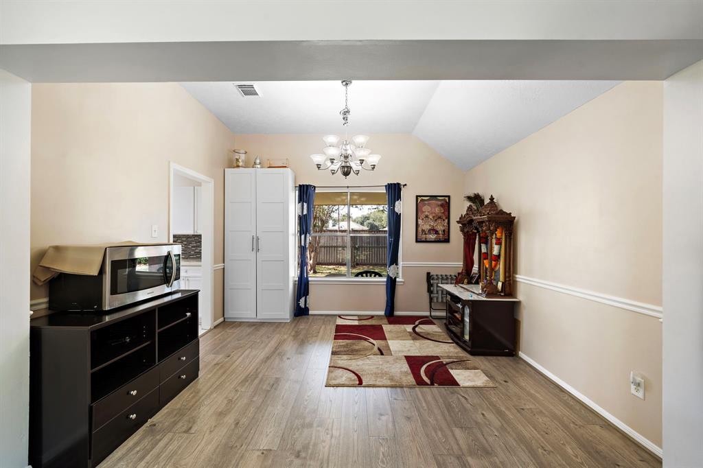 4210 W Meadows Drive, Sugar Land, Texas image 30