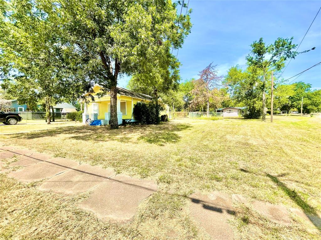 207 N Archer Street, Groesbeck, Texas image 2