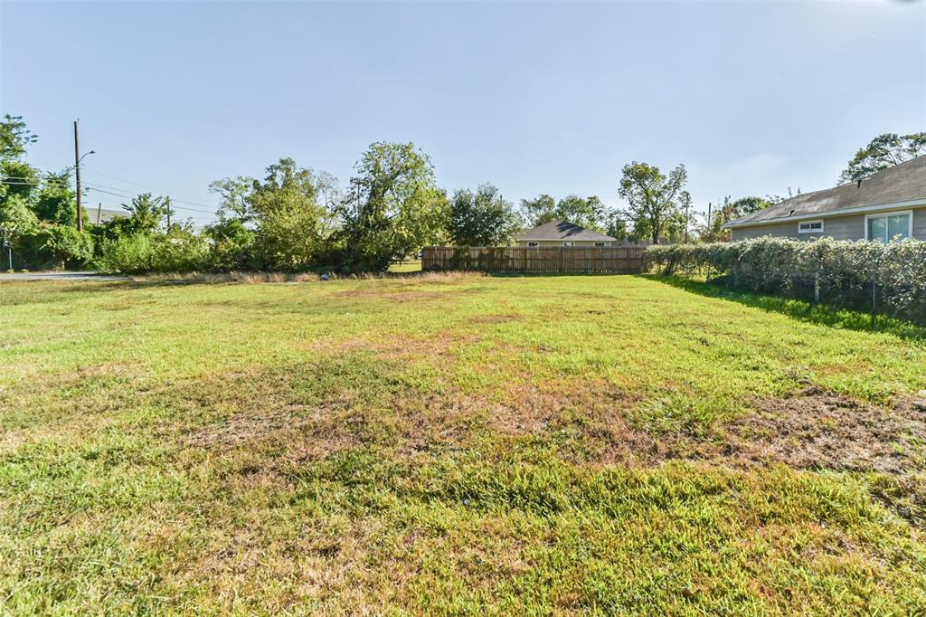 4908 Ripple Creek Drive, Baytown, Texas image 3