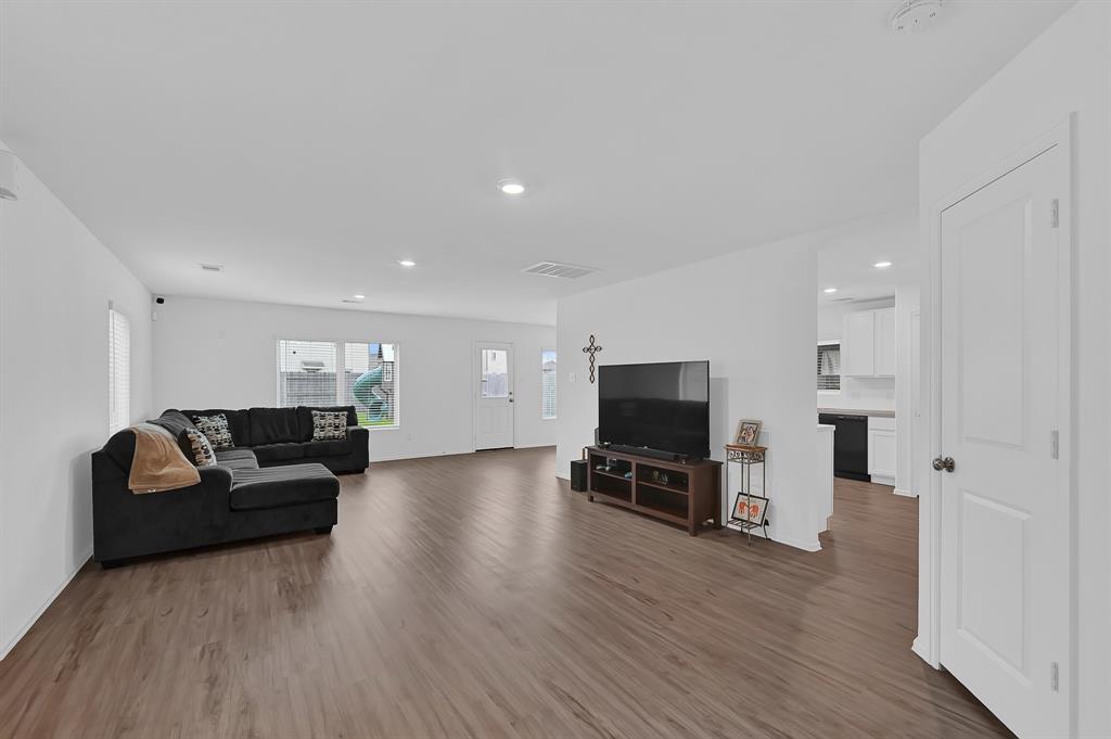 7826 Switchgrass Creek Drive, Katy, Texas image 4