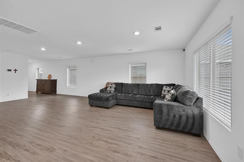 7826 Switchgrass Creek Drive, Katy, Texas image 6