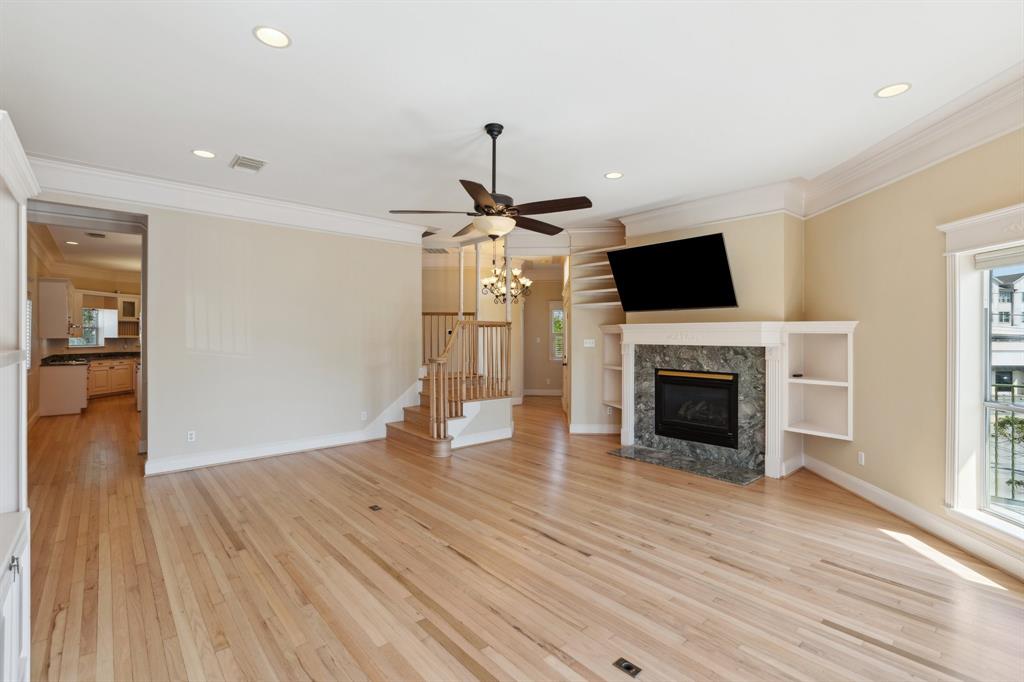 3201 White Oak Drive, Houston, Texas image 10