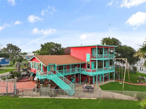 A home in San Leon