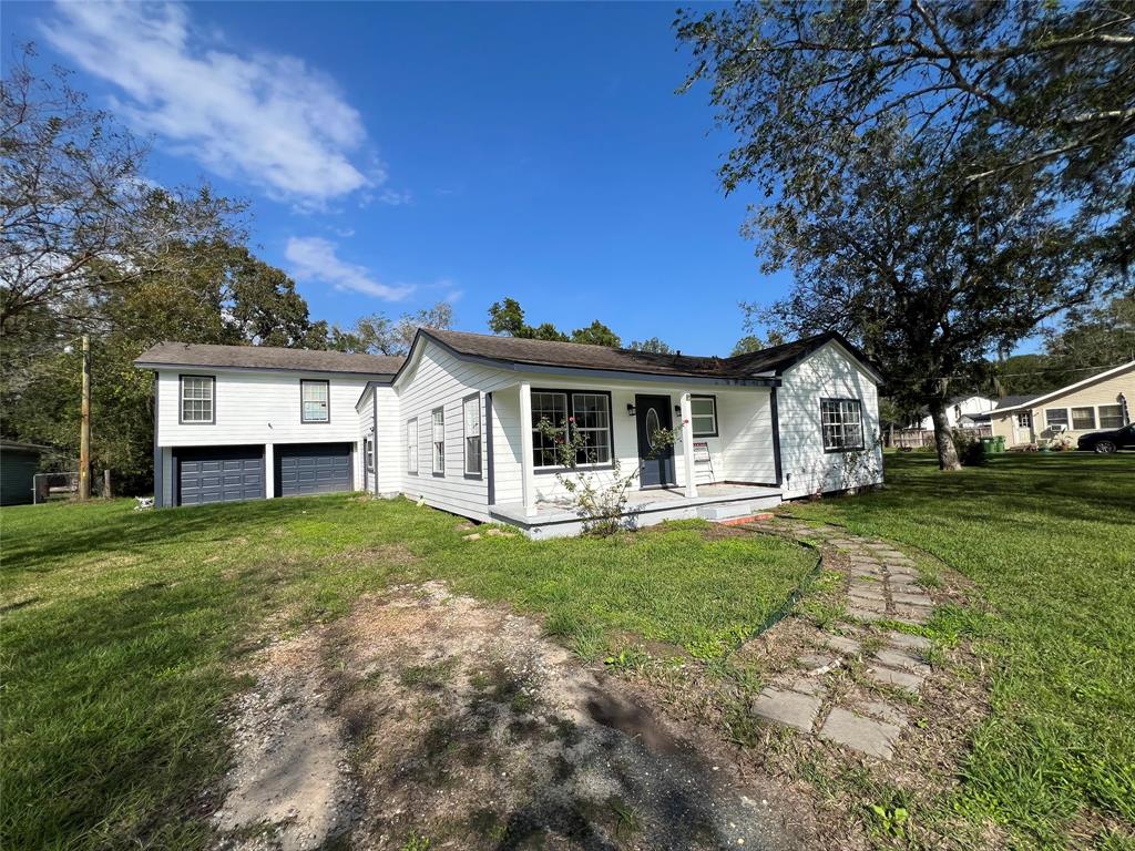 502 Independence Street, Liberty, Texas image 1