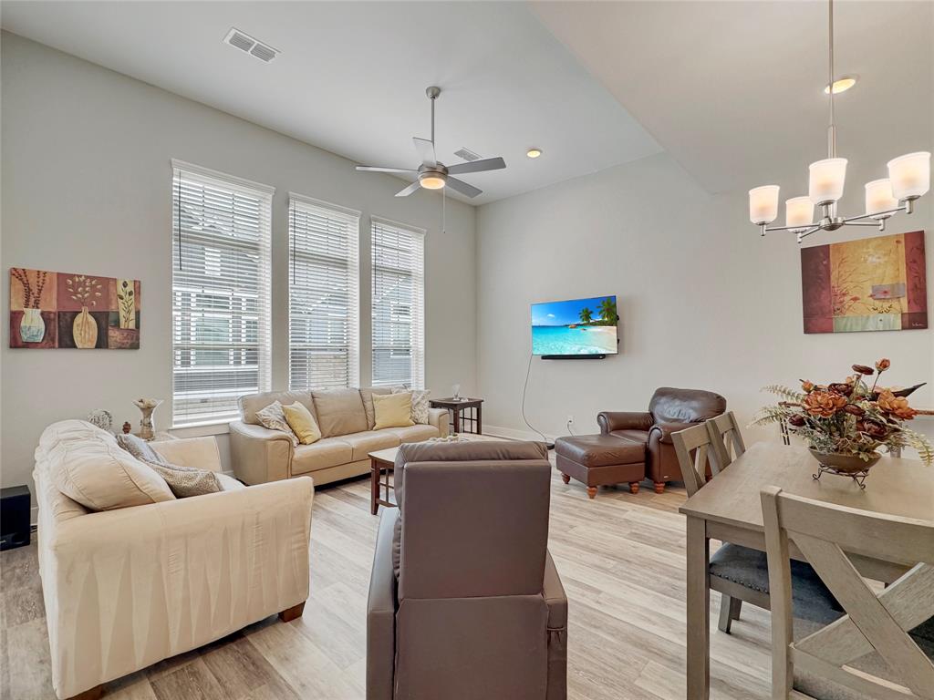 10928 Brambling Wood Drive, Houston, Texas image 3