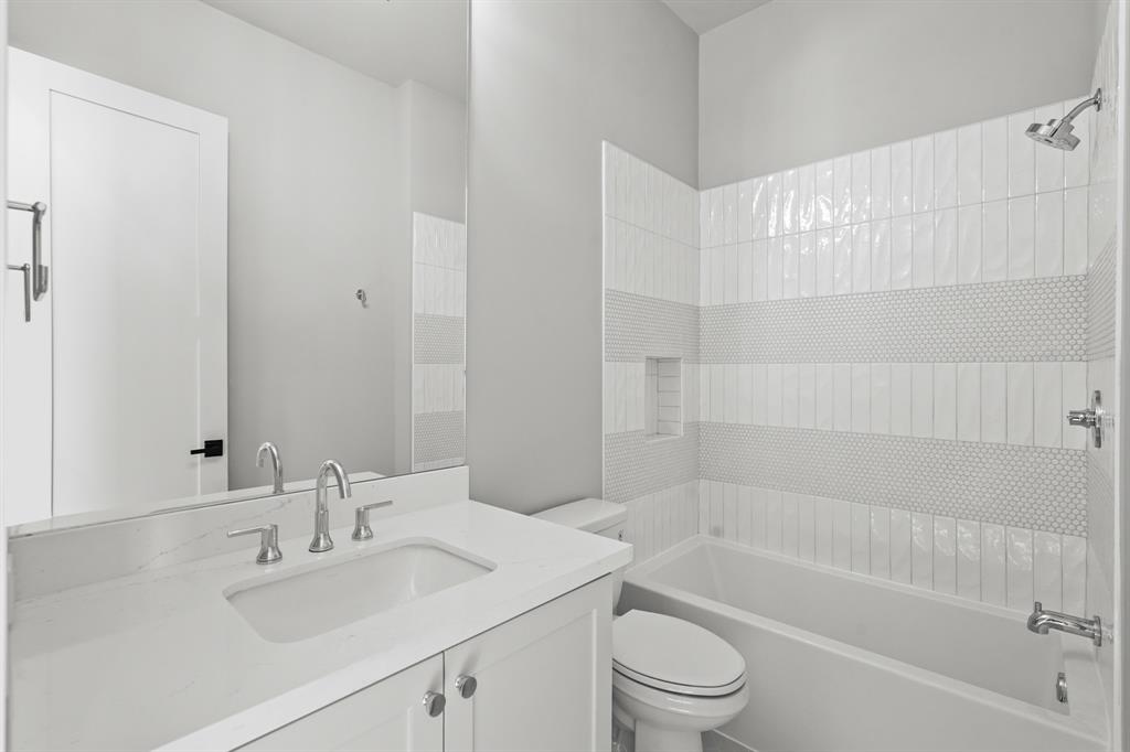 1133 E 7th 1/2 Street, Houston, Texas image 37