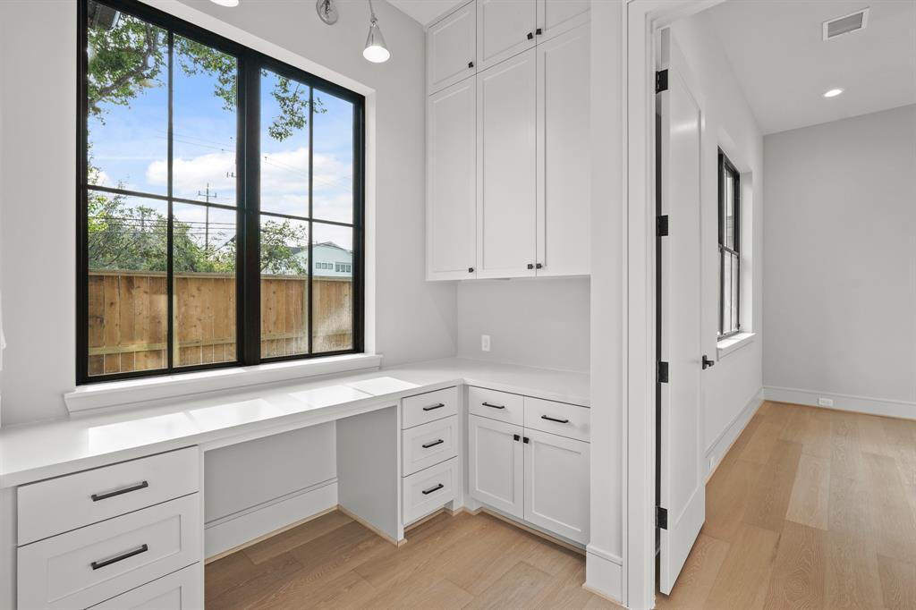 1133 E 7th 1/2 Street, Houston, Texas image 13