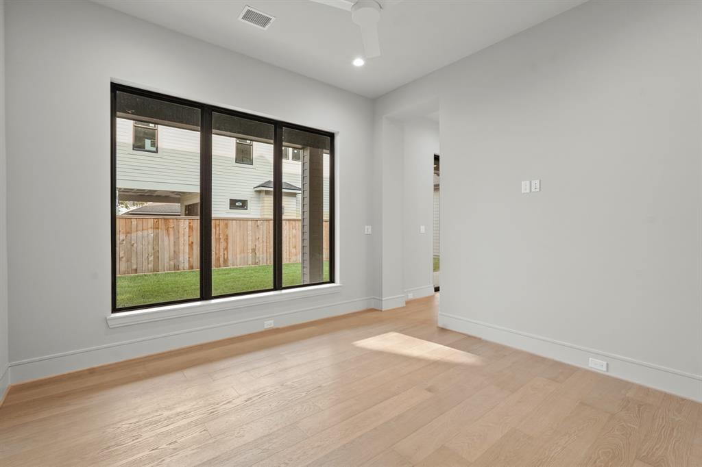 1133 E 7th 1/2 Street, Houston, Texas image 26