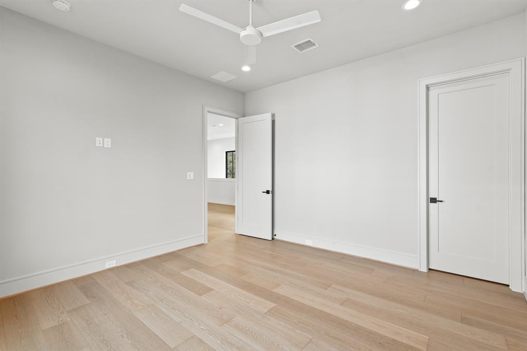 1133 E 7th 1/2 Street, Houston, Texas image 32