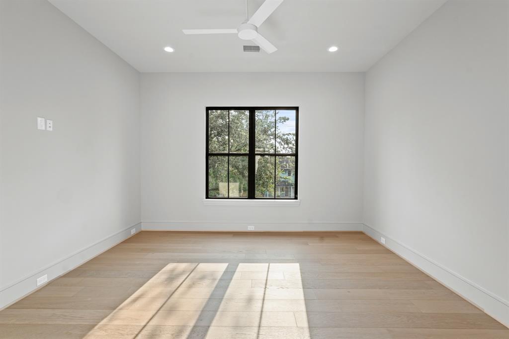 1133 E 7th 1/2 Street, Houston, Texas image 35