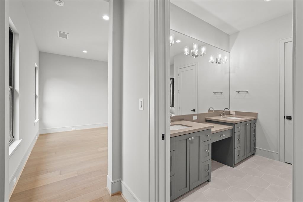 1133 E 7th 1/2 Street, Houston, Texas image 41