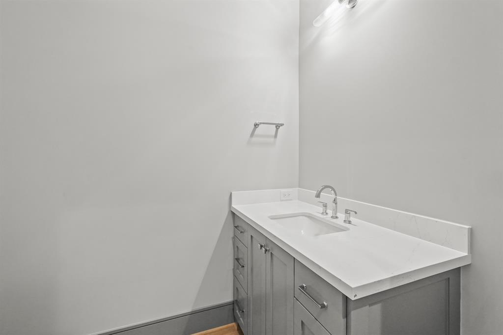 1133 E 7th 1/2 Street, Houston, Texas image 12